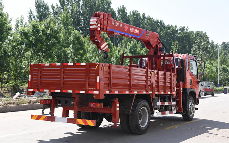 Camión pluma de 6.3T SST6.3S4; grúa montada sobre camión