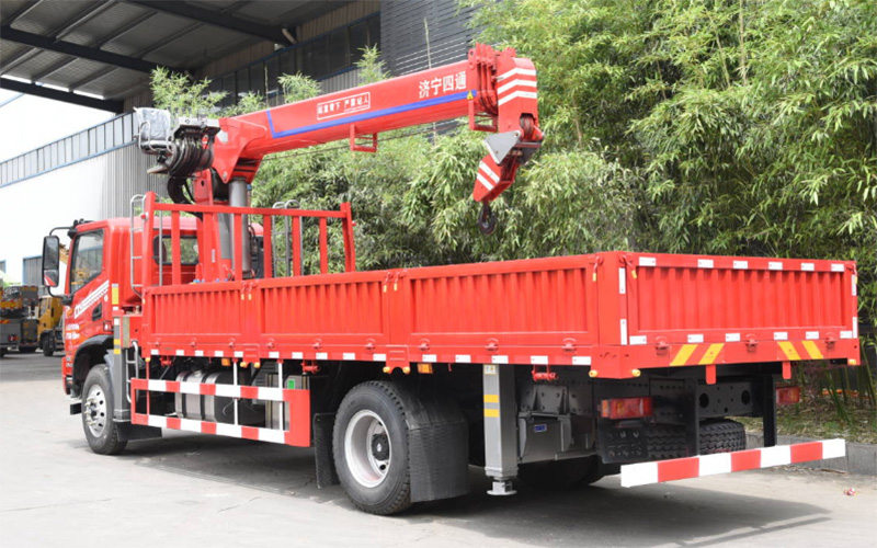 Camión pluma de 8T SST8S4; Grúa montada sobre camión